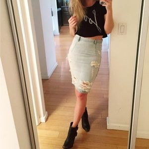 One Teaspoon Distressed Midi Denim skirt. Bought From REVOLVE. Size 26.